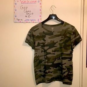 Gap Camo t shirt